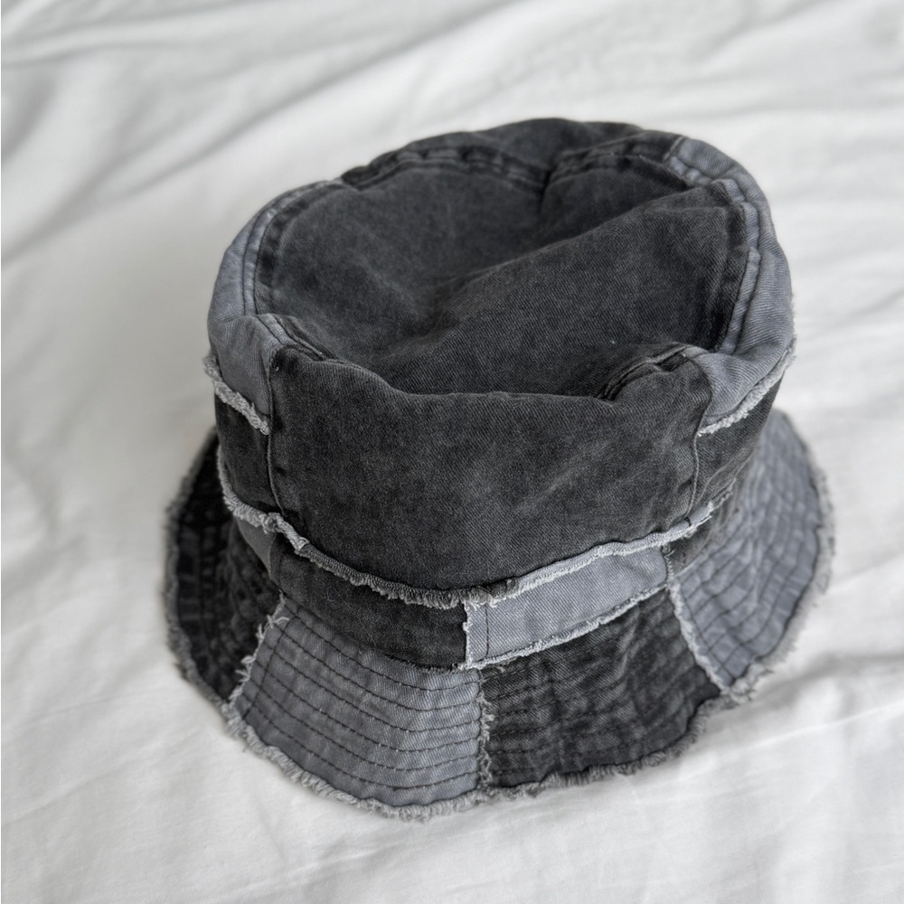 Super cool Patchwork Bucket Hat in Gray and Black by David & Young